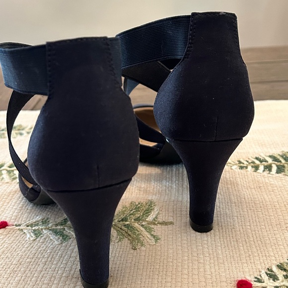Life Stride High Heels - Size 7.5 M - Navy Blue - Worn Once - Picture 4 of 9